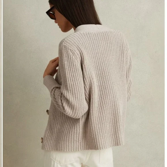 REISS Ariana Cotton Blend V-Neck Knitted Cardigan in Neutral Size Large - Picture 2 of 8